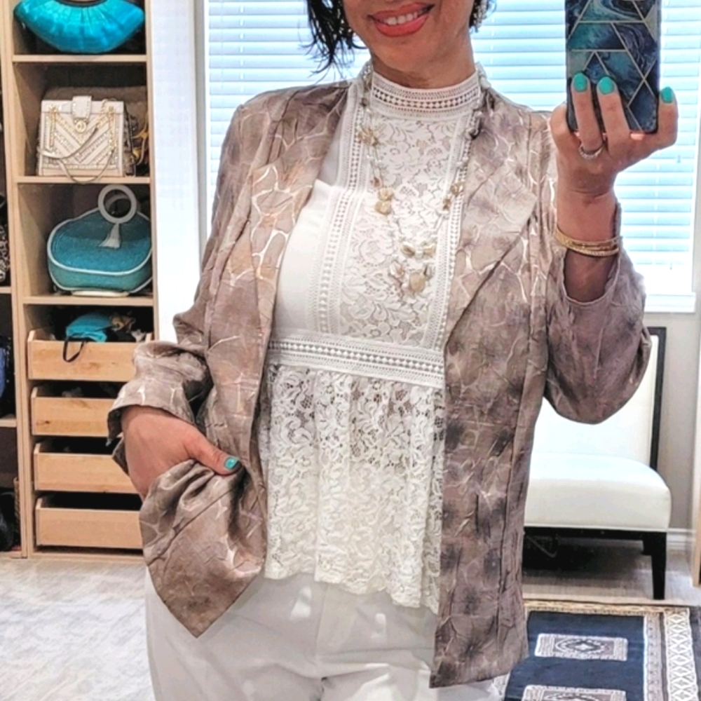 Gorgeous Allison Daley metallic light blazer